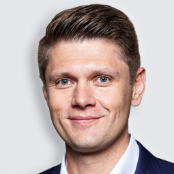 Portrait-Foto von Carlo Cumpelik