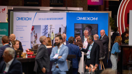 Menschen in der Ausstellung des BDEW Kongress 2024