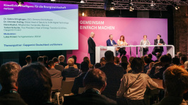 Podiumsdiskussion in einer Themensession auf dem BDEW Kongress 2024
