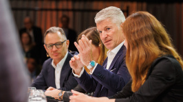 Podiumsdiskussion in einer Themensession auf dem BDEW Kongress 2025