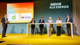 Podiumsdiskussion in einer Themensession auf dem BDEW Kongress 2025