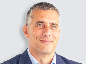 Portrait-Foto von Steffen Arta