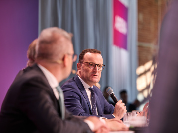 Diskussionsrunde in der Arena auf dem BDEW Kongress 2024